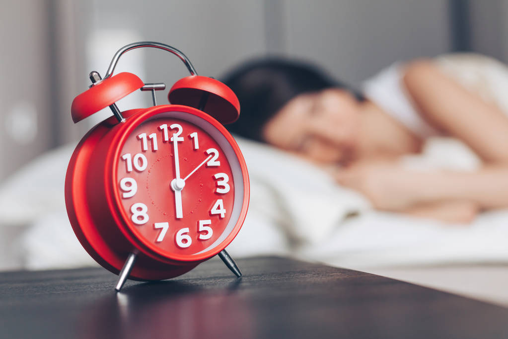 Les scientifiques découvrent que dormir plus de certaines heures est également associé à une mort prématurée