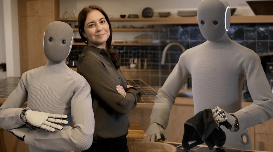 Des robots humanoïdes ultramodernes qui se révèlent n’être que de simples figurants pour attirer l’attention ! 